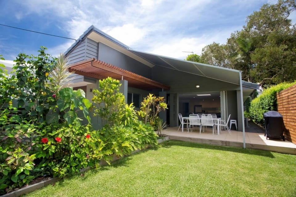 Property building, Garden