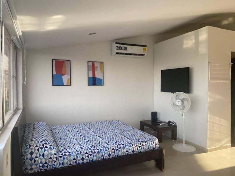 Bed, TV and multimedia, air conditioner