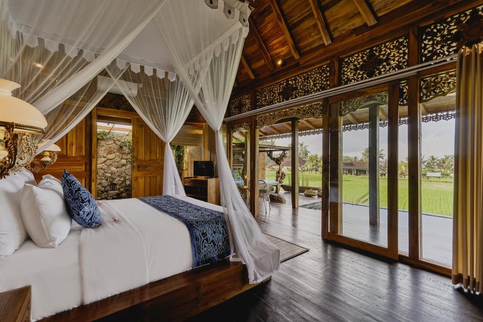 Bed, Photo of the whole room, Bedroom, Garden view