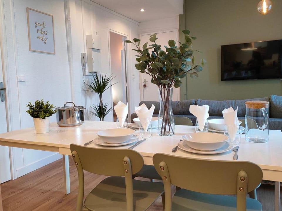 L’Atmosphère - Appartement Centre-Ville - Parking - Netflix - 4 ch - 2 sde Apartment in Troyes