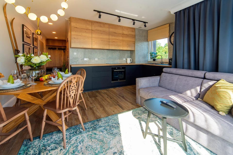 Kitchen or kitchenette, Living room, Seating area, Dining area, pet friendly, stove