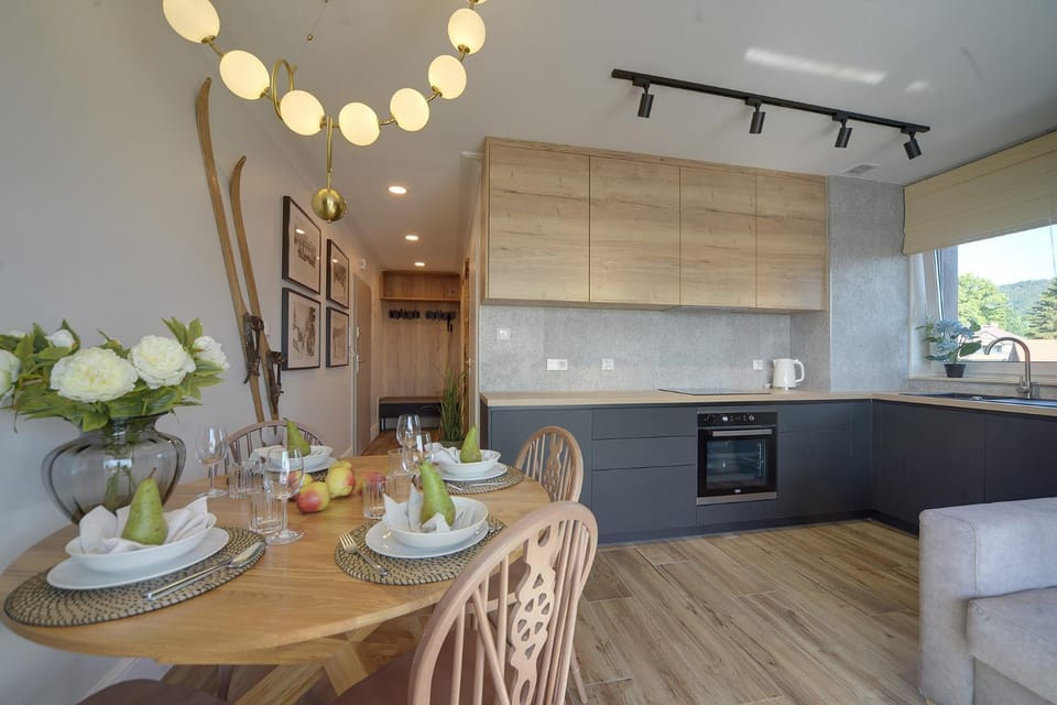 Kitchen or kitchenette, Dining area, minibar, pet friendly, stove