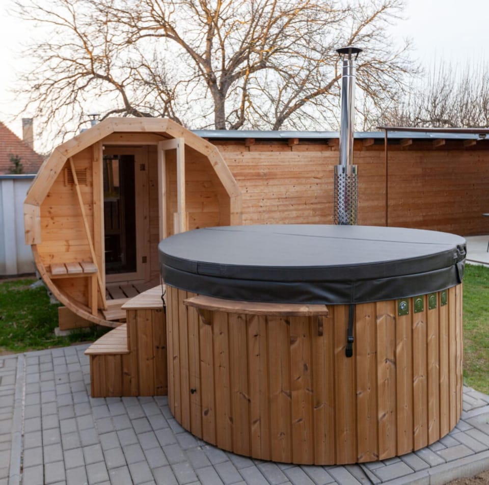 Hot Tub, Spa and wellness centre/facilities