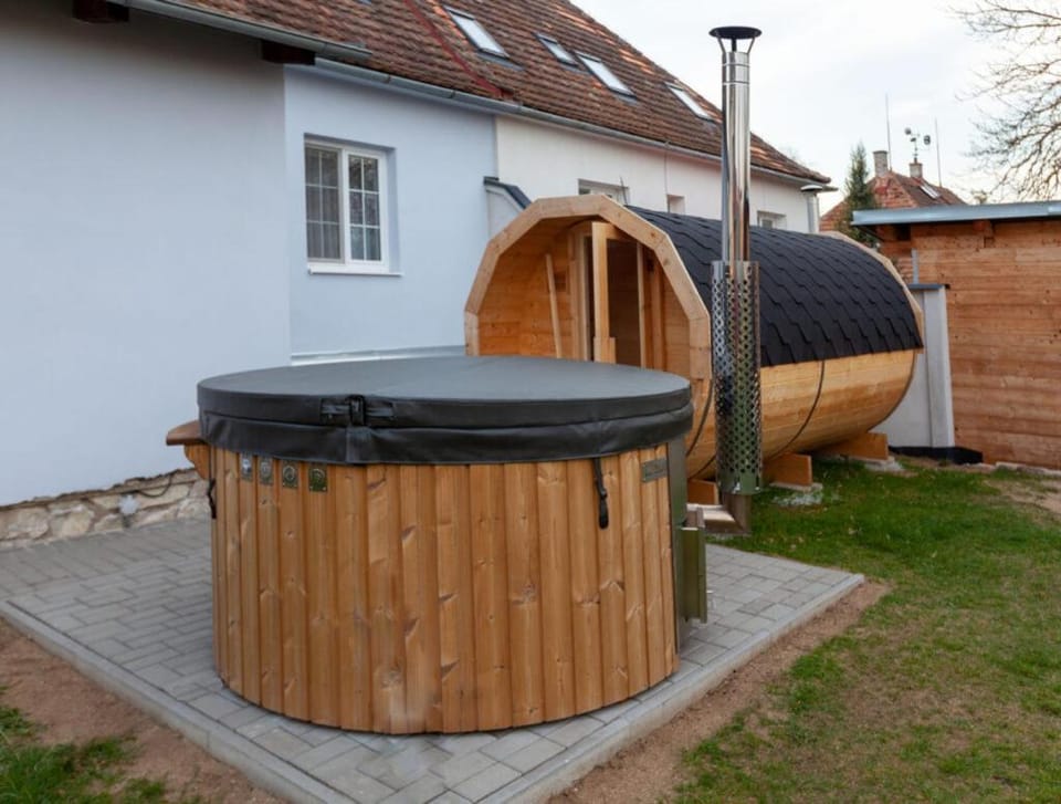 Hot Tub, Spa and wellness centre/facilities