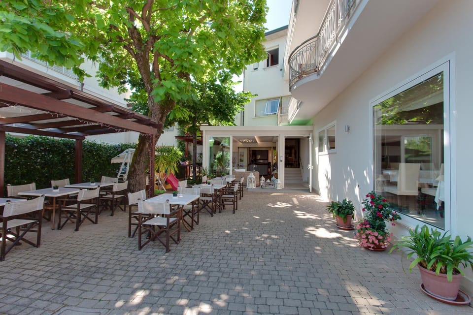 Day, Garden, Lounge or bar