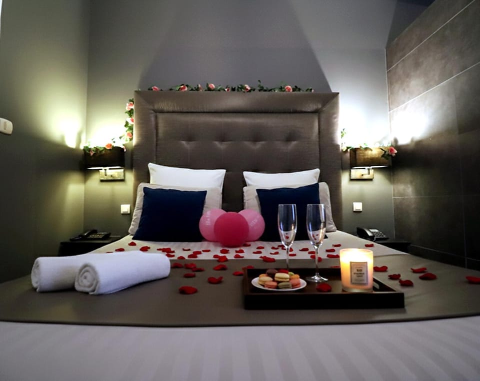 Luxury & Love - Professional Jaccuzzi and Spa Bed and Breakfast in Chelles