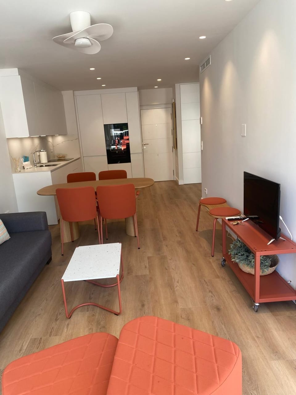 Communal lounge/ TV room, kitchen