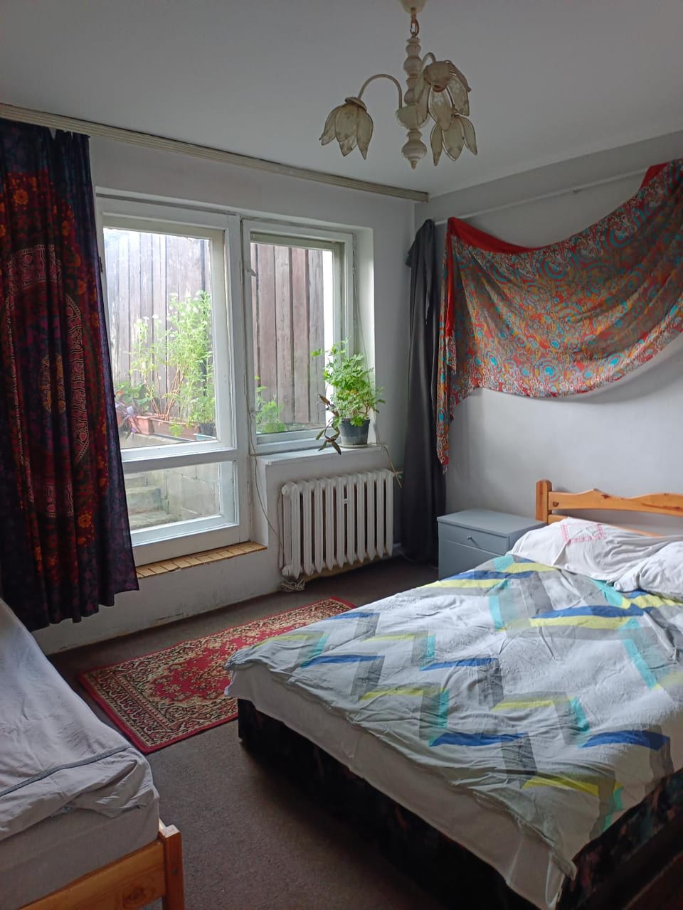 Bed, Photo of the whole room, Bedroom, Quiet street view