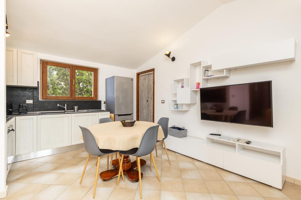Communal lounge/ TV room, Kitchen or kitchenette, Dining area, Evening entertainment