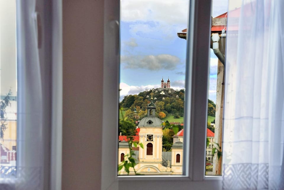 View (from property/room), View (from property/room), City view, City view, Garden view, Garden view, Landmark view, Landmark view, Mountain view, Mountain view, Street view, Street view, Quiet street view, Inner courtyard view
