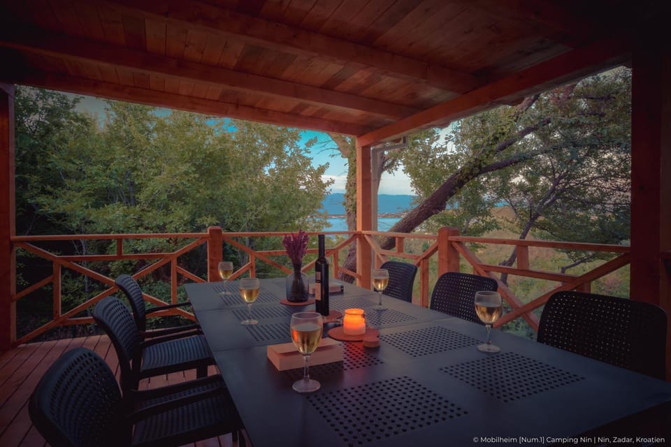 Day, Natural landscape, View (from property/room), Balcony/Terrace, Dining area, Sea view