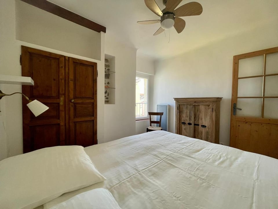 La Maison de Lily, cosy dans le Vieux-Hyères, parking gratuit House in Hyères