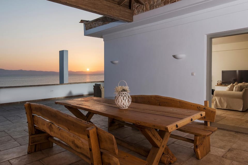 Property building, Sea view, Sea view, Sunrise