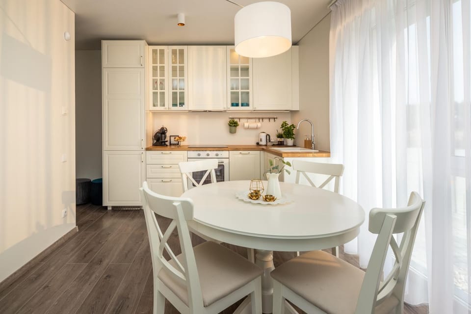 Kitchen or kitchenette, Dining area, pet friendly, stove
