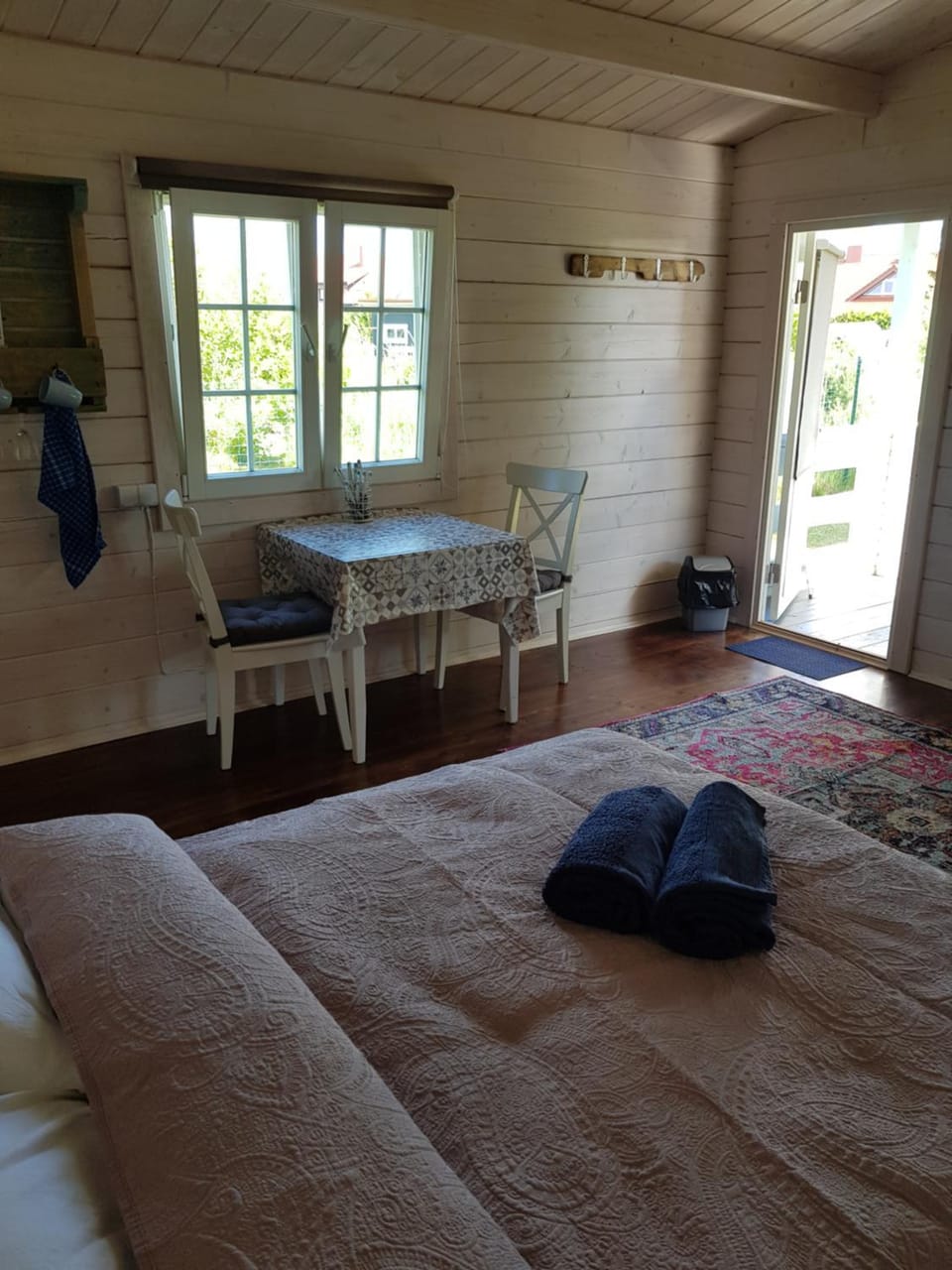 Bed, Living room, Photo of the whole room, Dining area, Bedroom