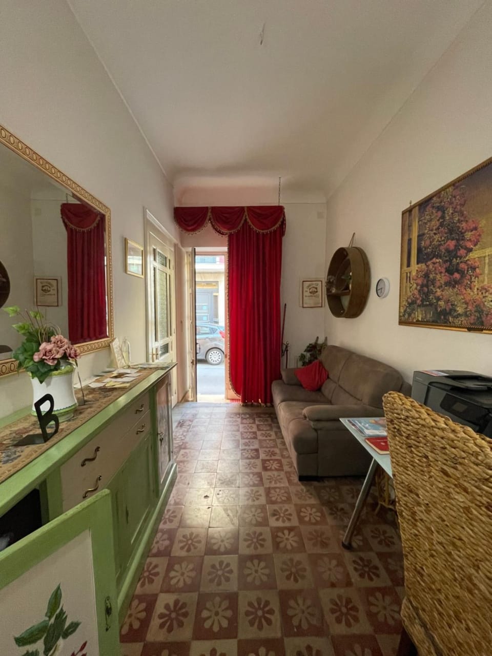 Communal lounge/ TV room