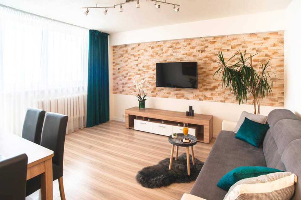 Communal lounge/ TV room, TV and multimedia, Living room, Seating area