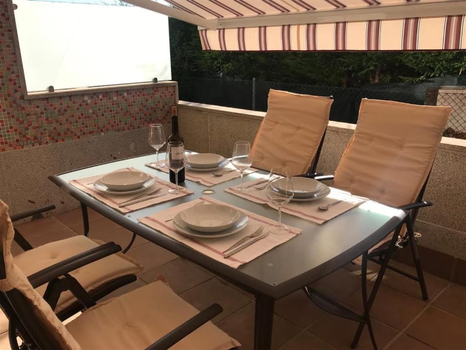 Apartamento con piscina a escasos metros de A Lanzada Apartment in O Salnés