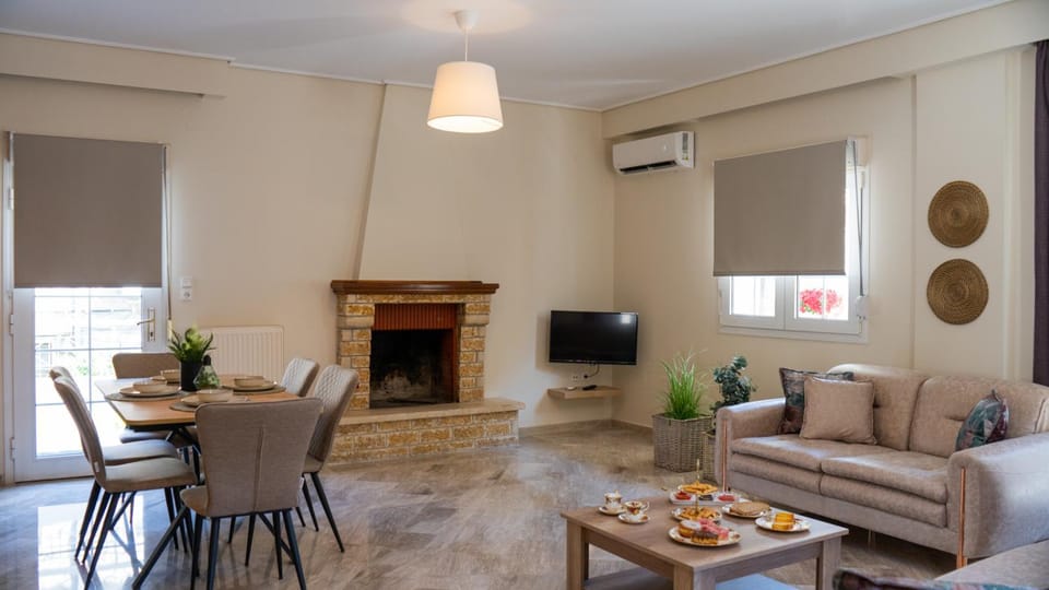 TV and multimedia, Living room, Dining area