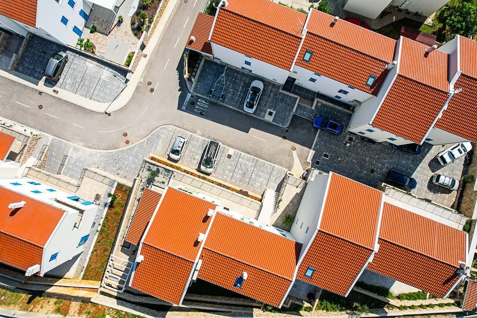 Bird's eye view, Parking