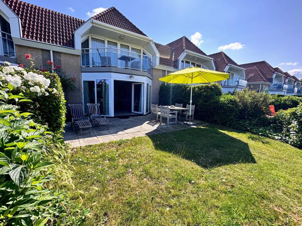 Buitenplaats Het Veerse Bree Apartment in Vrouwenpolder