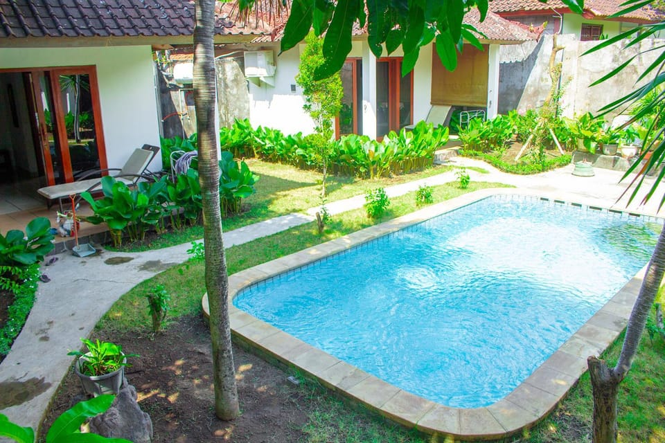 Swimming pool, Swimming pool