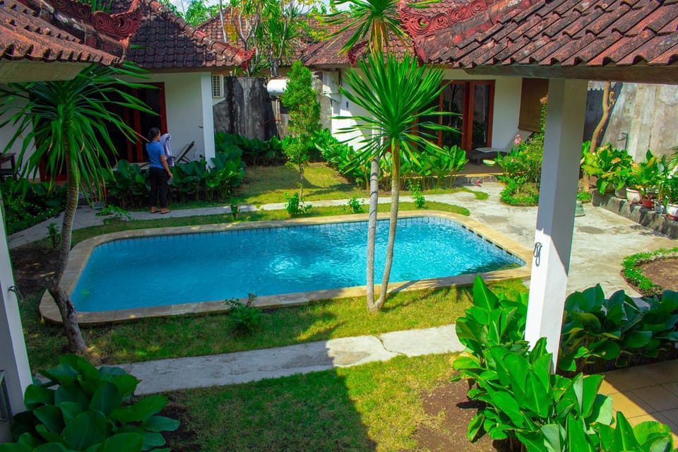 Swimming pool, Swimming pool