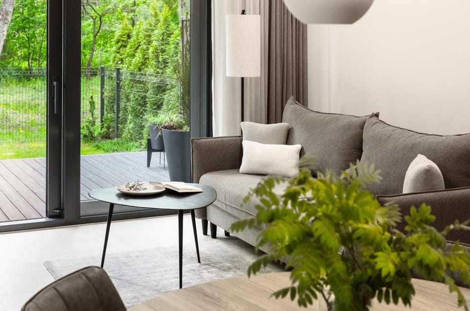 Garden, View (from property/room), Living room, Seating area, Dining area, Garden view