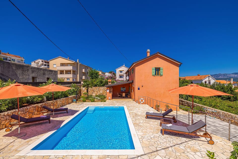 Property building, Swimming pool