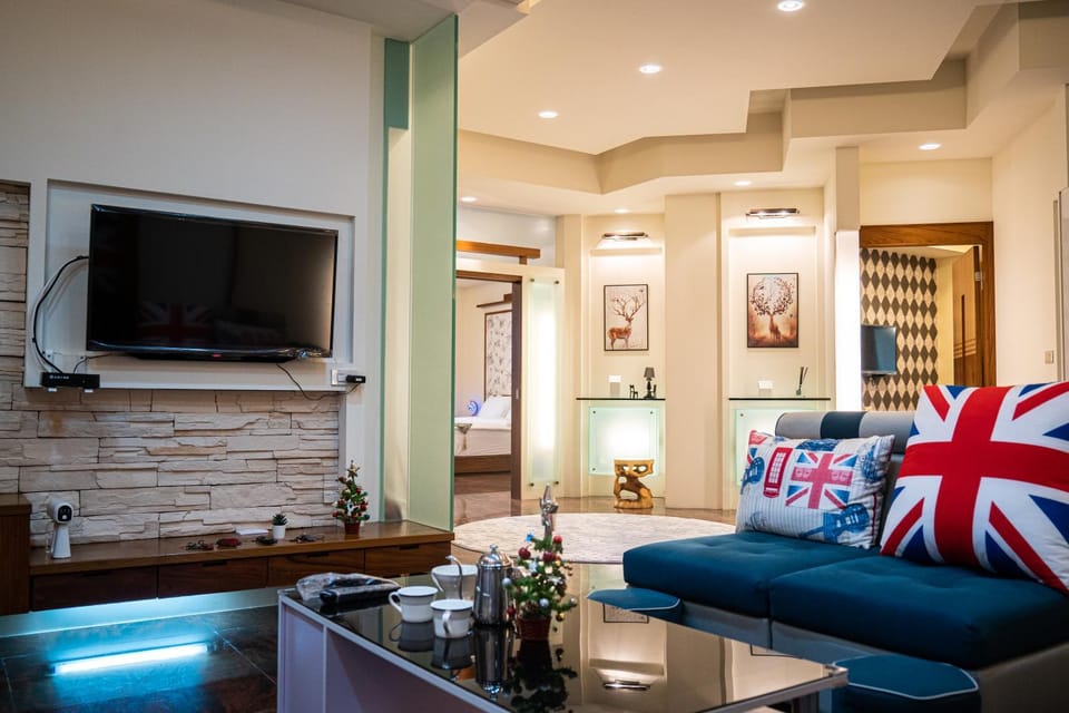 TV and multimedia, Living room, Seating area