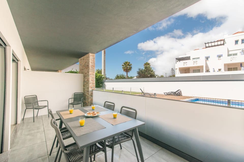 Balcony/Terrace, furniture