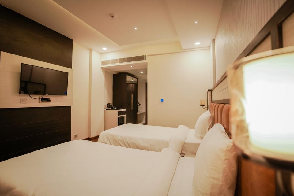 Bed, Photo of the whole room, Bedroom