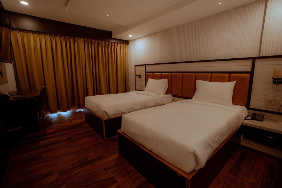 Bed, Photo of the whole room, Bedroom
