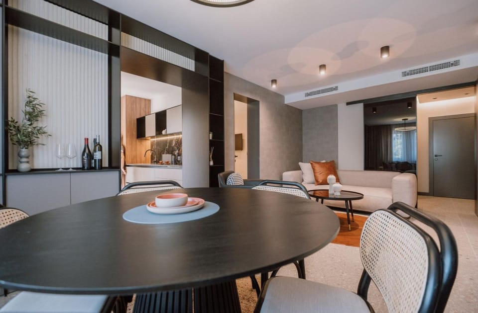 Living room, Dining area