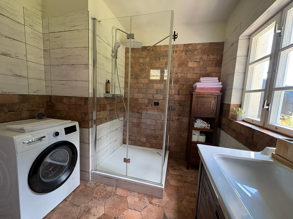 Shower, Bathroom, washing machine