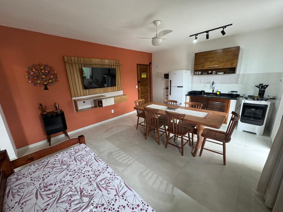 TV and multimedia, Kitchen or kitchenette, Living room, Seating area, Dining area, oven, stove