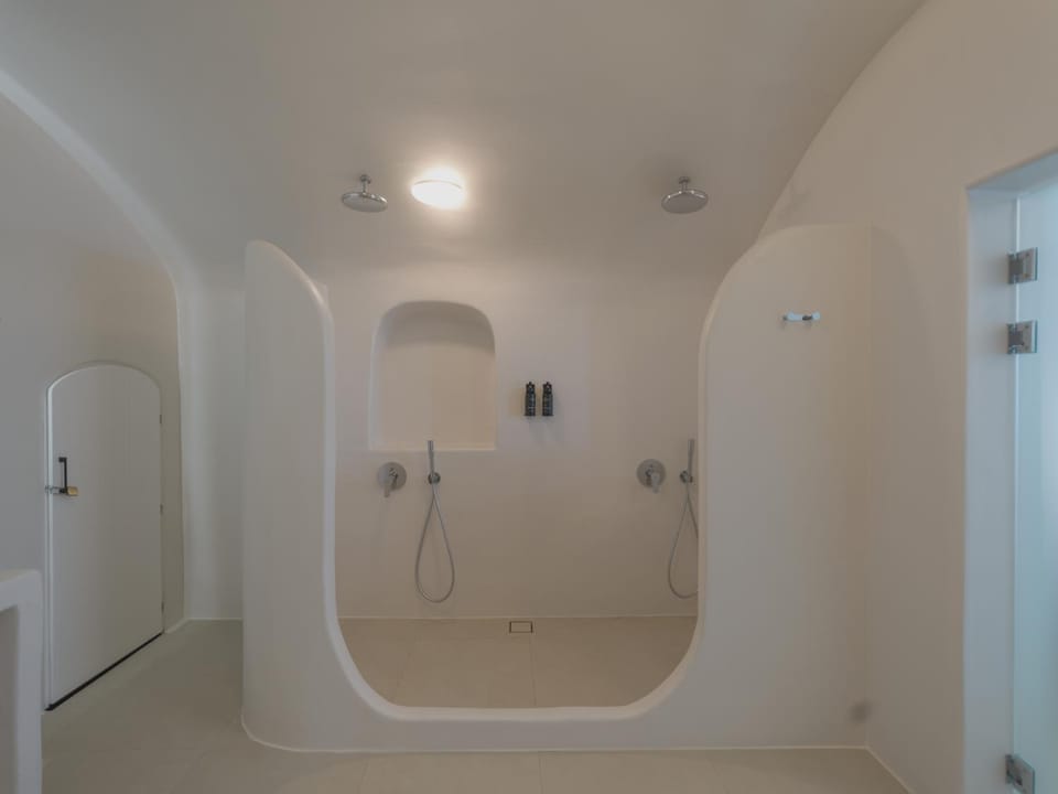 Anemos Family Suites Apartment in Thera