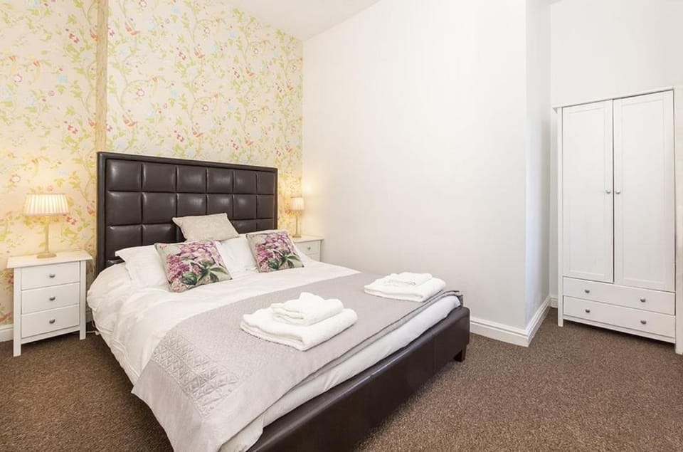Bed, Bedroom, wardrobe