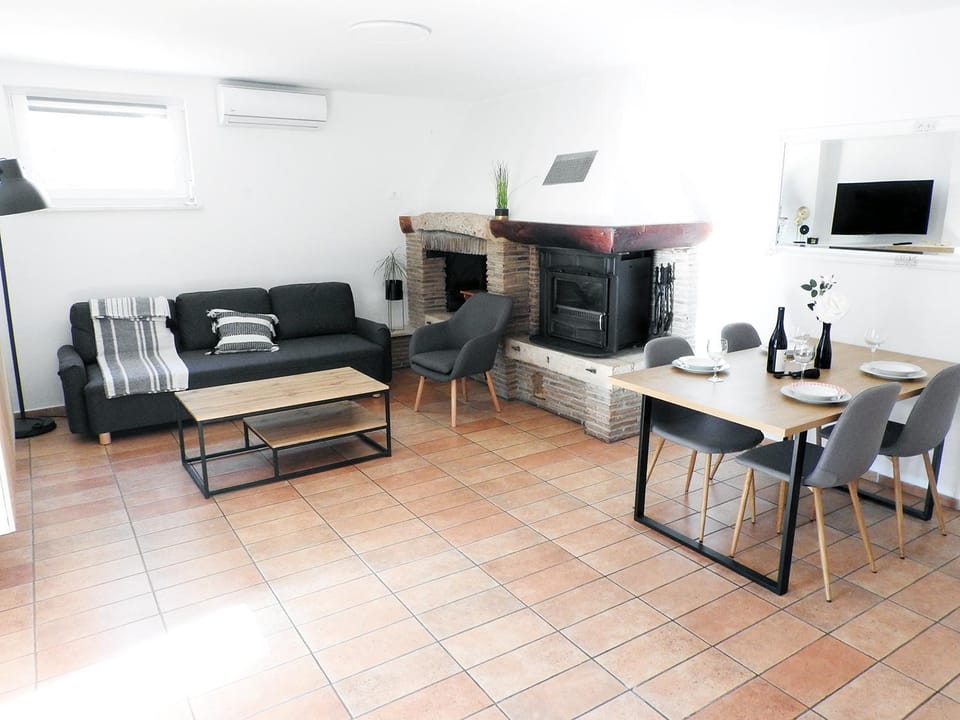 Living room, Seating area, Dining area
