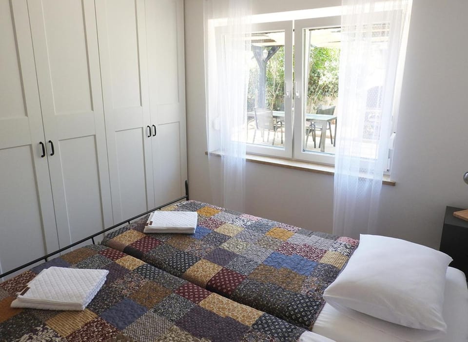 Bed, Bedroom, wardrobe
