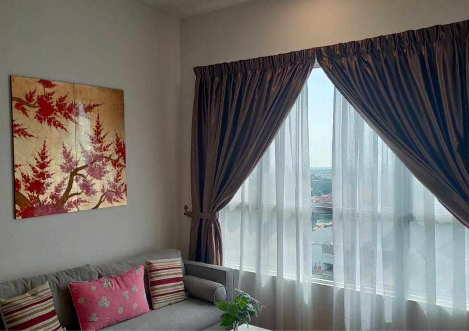 Communal lounge/ TV room, TV and multimedia, Living room, Seating area, fireplace, air conditioner