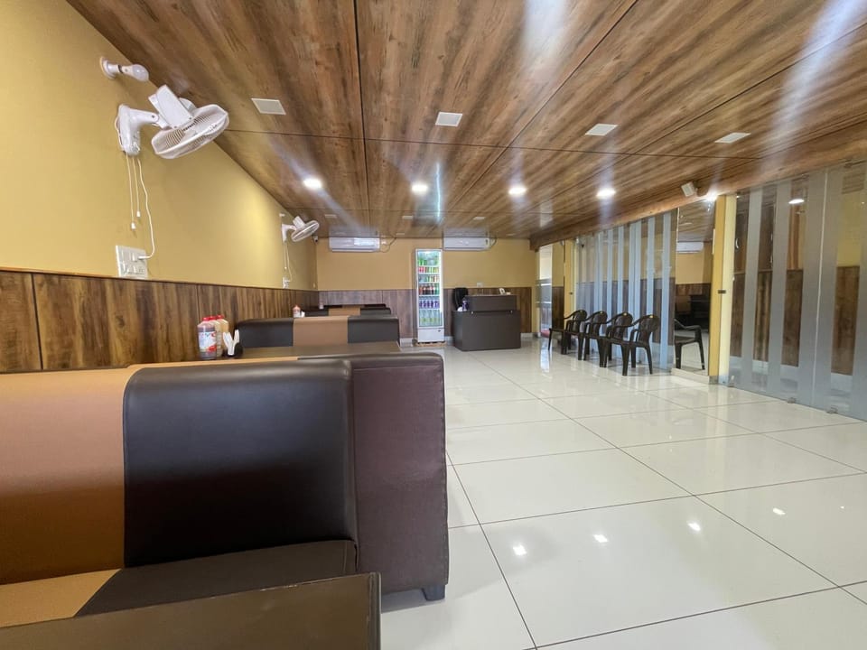 Restaurant/places to eat, Restaurant/places to eat