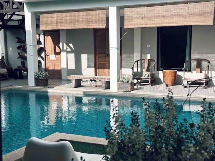 ChiangMai清迈 cozy pool Villa 8rooms Villa in Chiang Mai