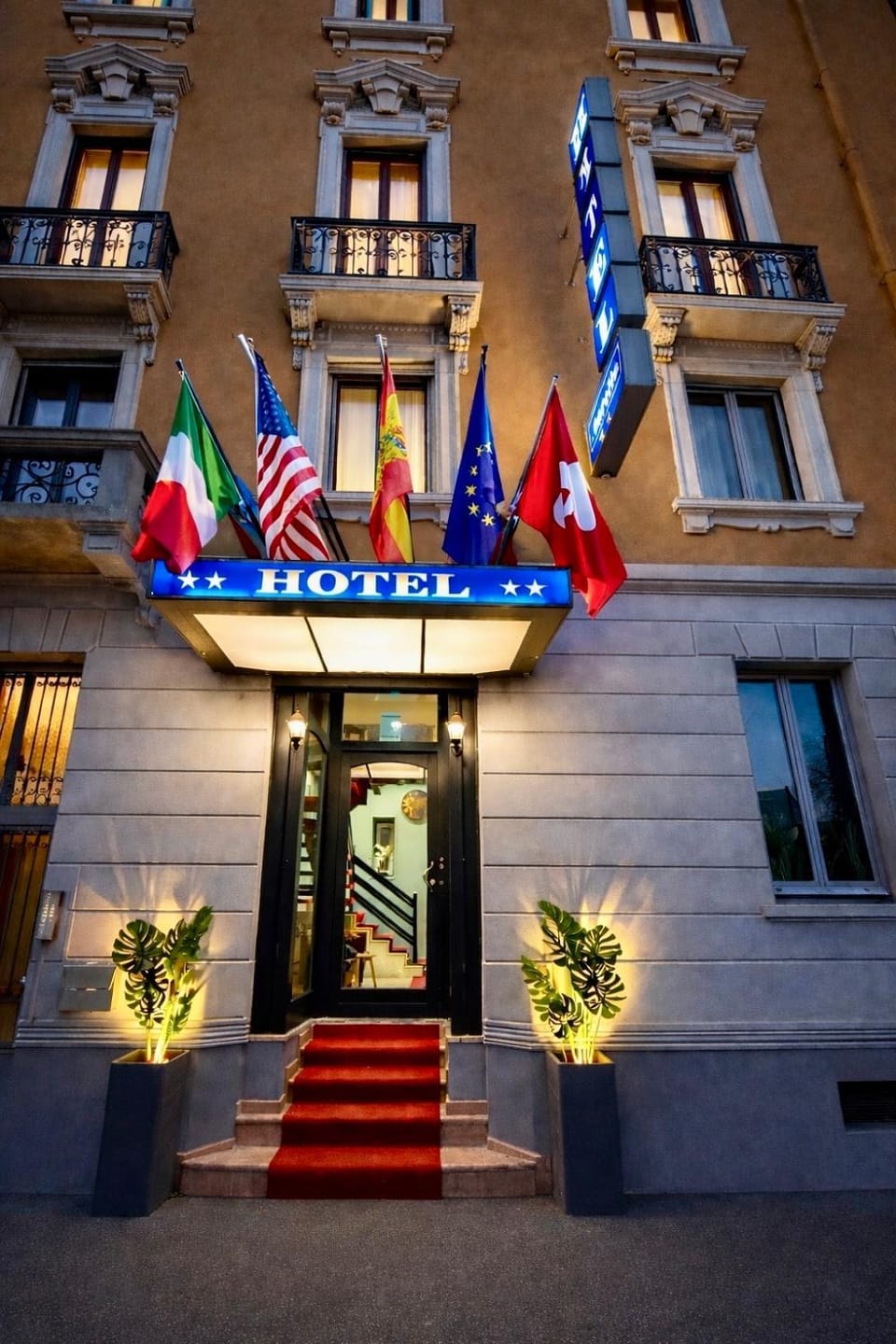 Facade/entrance