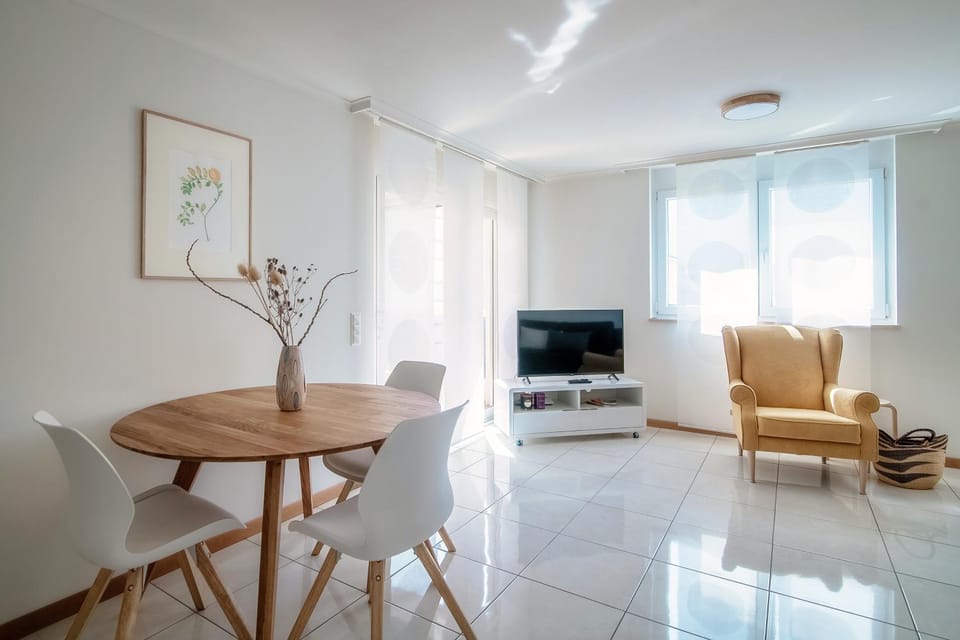 Minusio Apartment by Quokka 360 - Stylish and Bright Stay with Private Balcony Apartment in Locarno