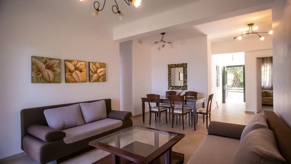 Living room, Seating area, Dining area
