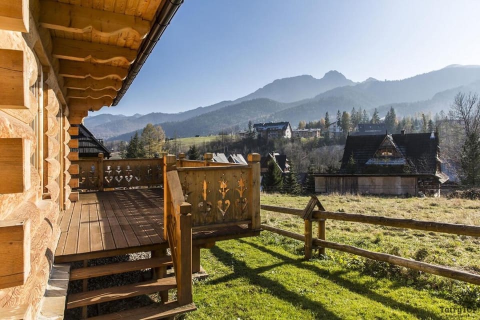 Balcony/Terrace, Mountain view