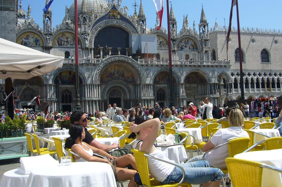 Lounge or bar, group of guests