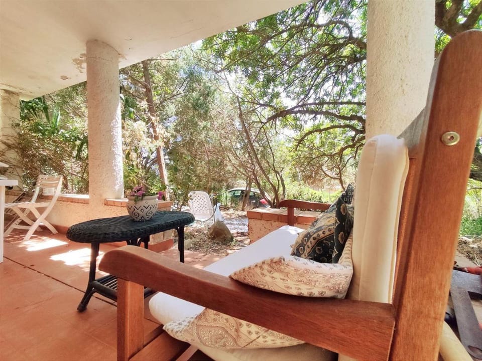 Patio, Day, Garden, Dining area, Garden view