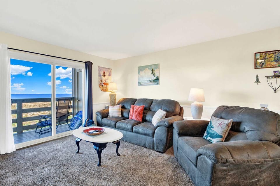 Lighthouse Point 23C Beachfront 270 View Top Floor Corner Oasis 3 Pools Apartment in Tybee Island